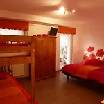 D'hotes Les Coquelicots Bed and Breakfast 3*