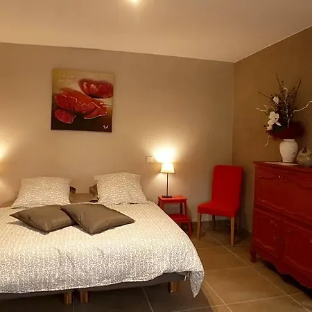 D'hotes Les Coquelicots Bed & Breakfast