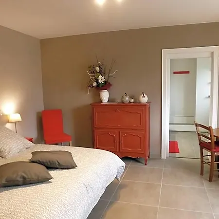 D'hotes Les Coquelicots Bed & Breakfast