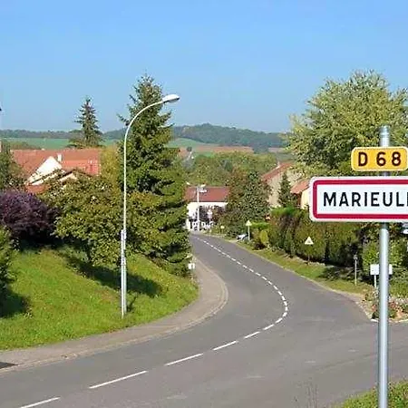 D'hotes Les Coquelicots Bed & Breakfast Marieulles