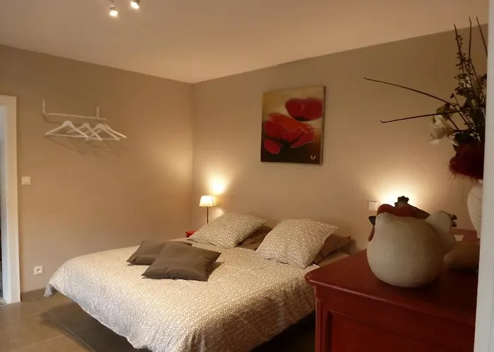 D'hotes Les Coquelicots Bed & Breakfast 3*